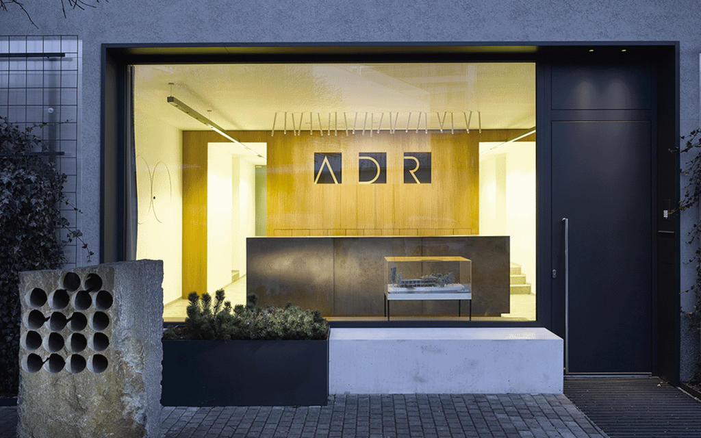 kontakty | ADR